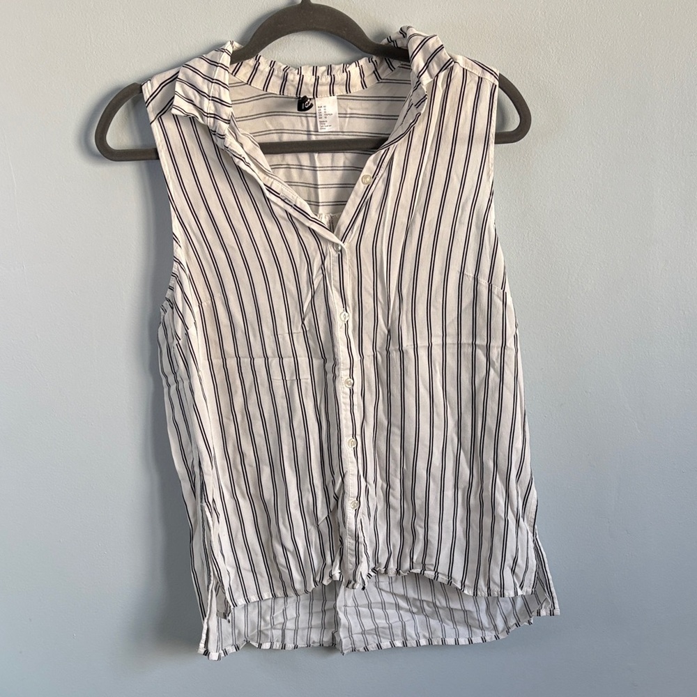 H&M Black and White Striped Sleeveless Shirt